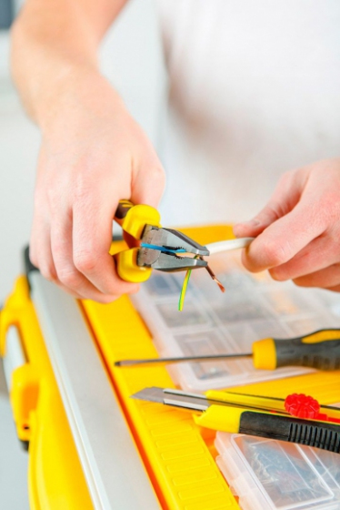 Szczypce uniwersalne 160mm TOPEX 32D098 użycie