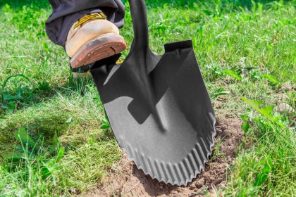 Szpadel ostry T-REX z drewnianym trzonkiem VERTO 15G001