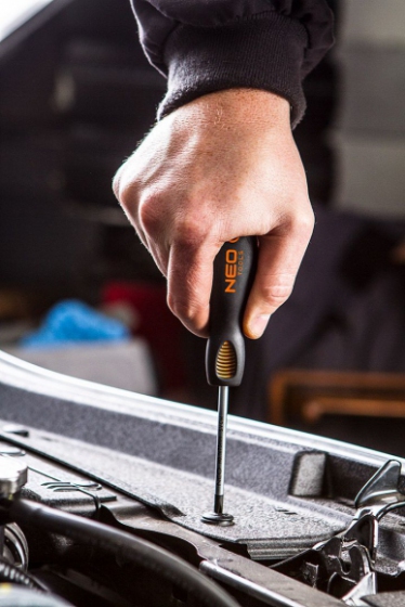 Wkrętak krzyżowy PH1x75mm S2 NEO 04-006 użycie